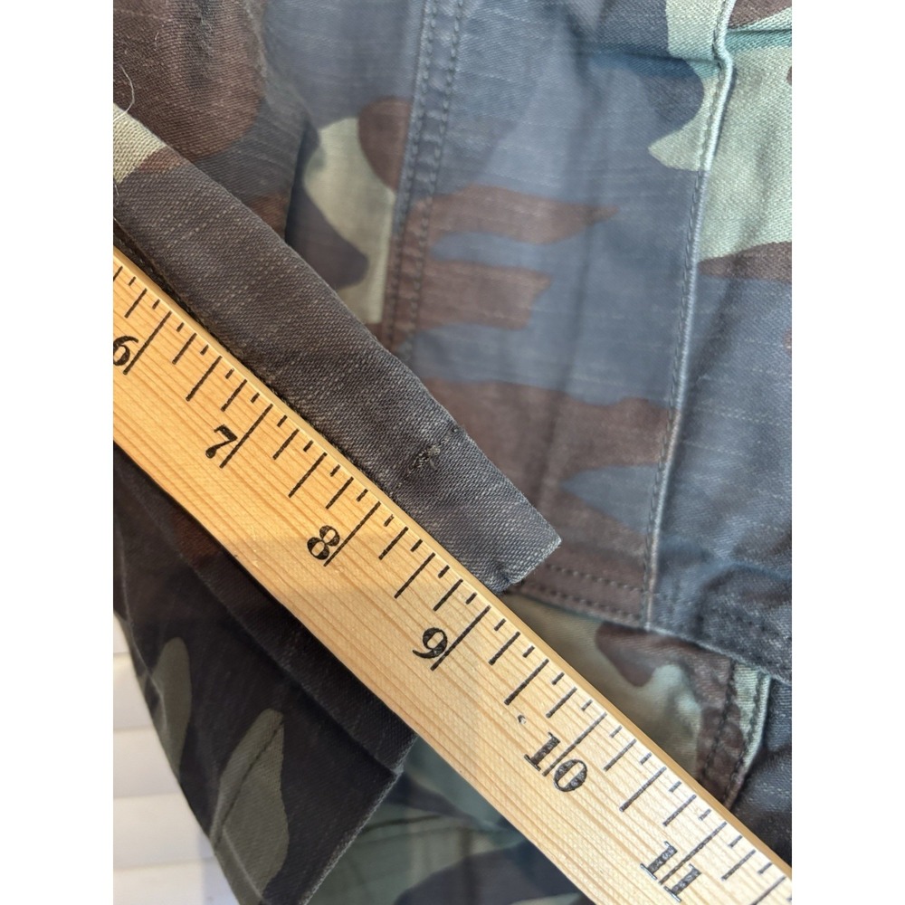 Levi's Camouflage Cargo Shorts Men's 40x9 100 % Cotton Outdoor Hiking Military - Picture 8 of 15